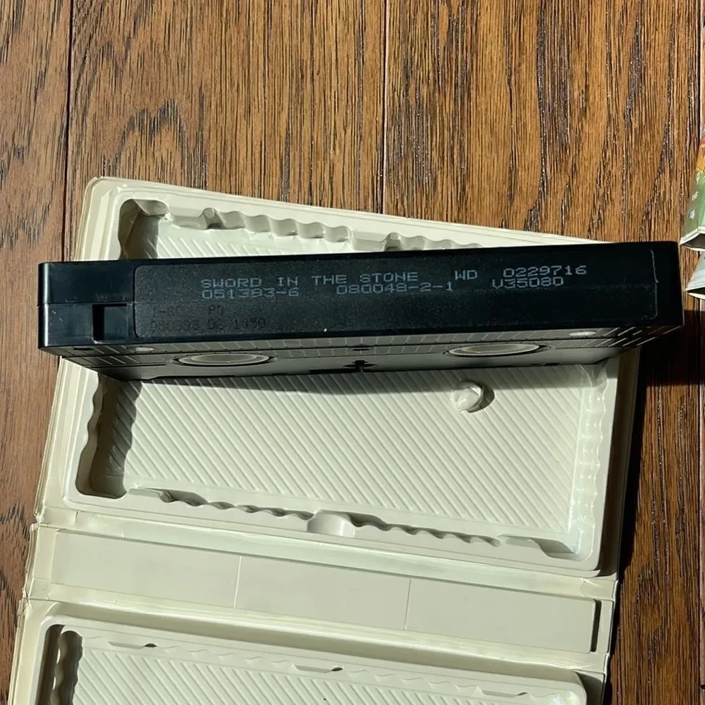 Disney Black Diamond classic The Sword in the Stone VHS tape.
